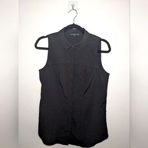 Cue in the city black sleeveless button down shirt